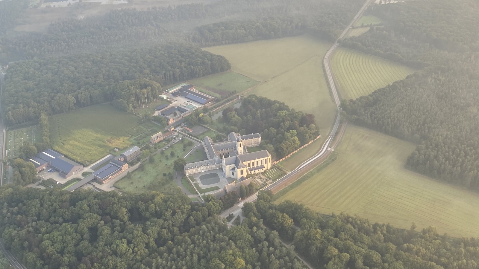 Ballonvaren boven Averbode